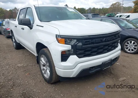 2022 Chevrolet Silverado 1500 4Wd Short Bed Custom z USA, uszkodzony, nr VIN 3GCPDBEK8NG505229